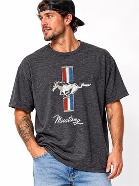 Ford Mustang Tri-Bar Logo Graphic Tee Shirt Grey Distressed 2XL